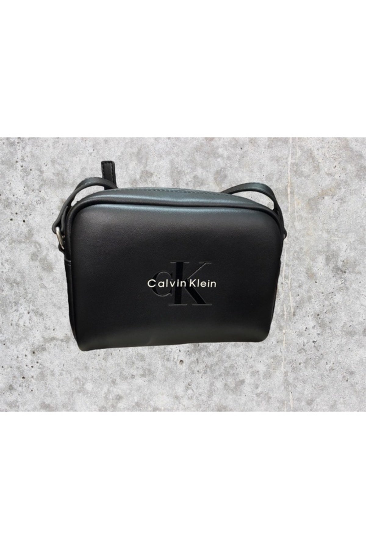 Calvin Klein - Sculpted Camera Bag Çapraz Askılı Çanta LZ04K3014G